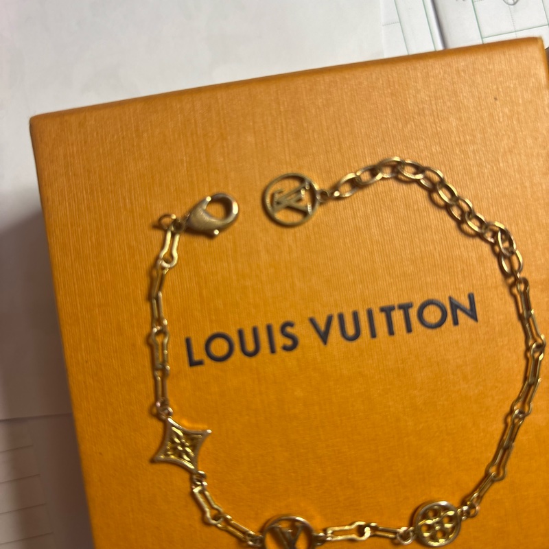 Louis Vuitton-9