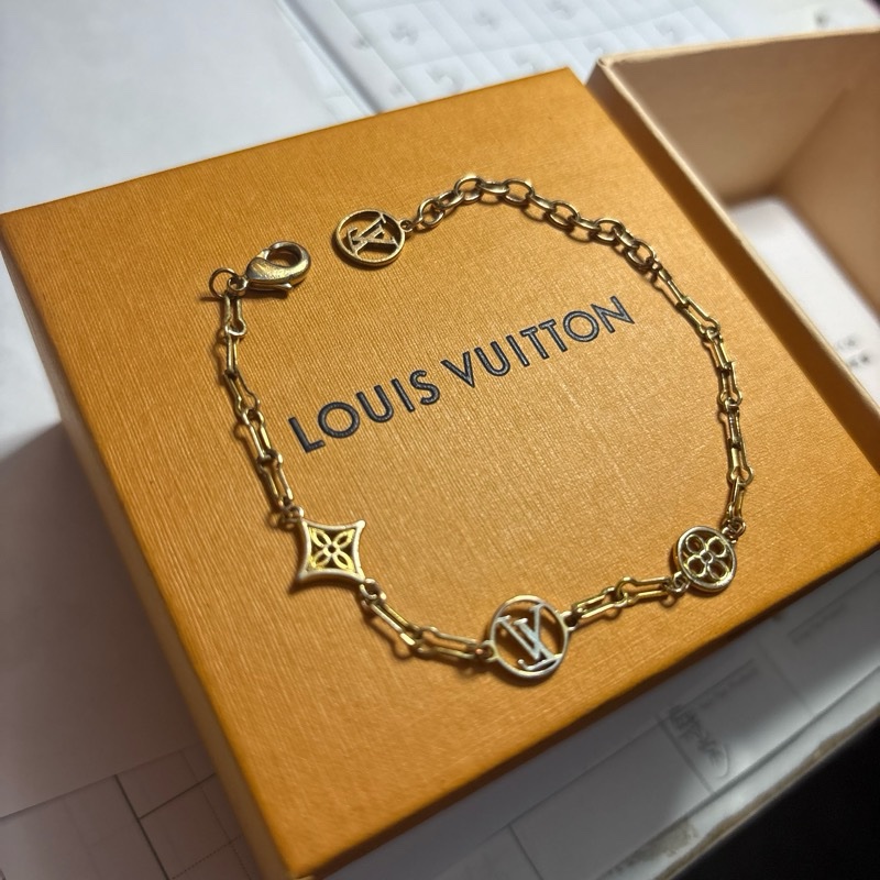 Louis Vuitton-12