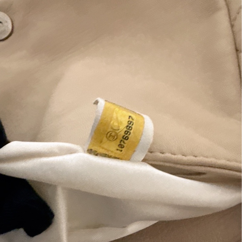 CHANEL 淺膚色鏈條配飾肩背包腋下包-10