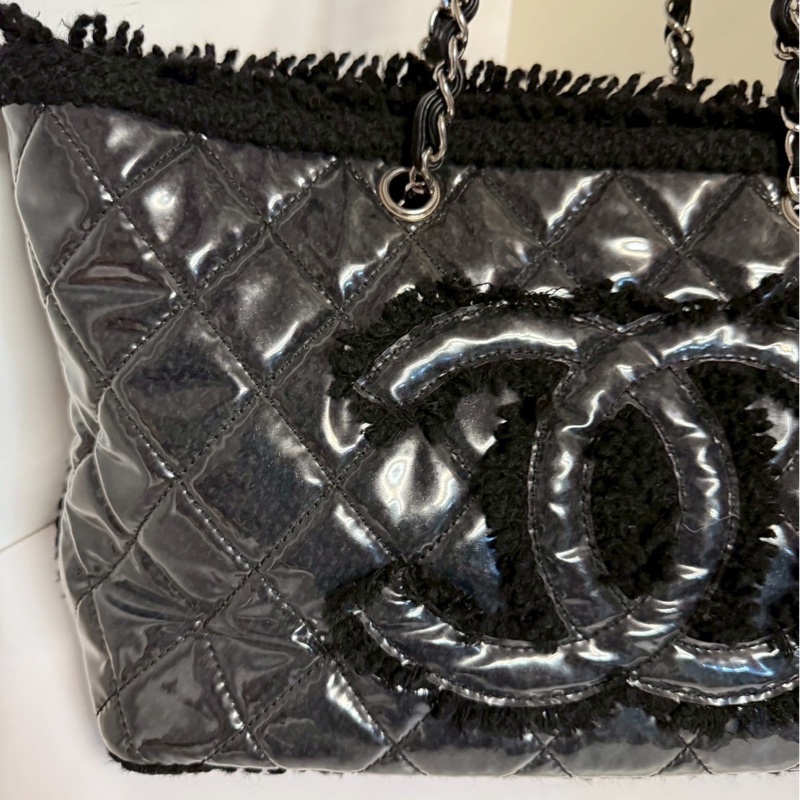 CHANEL 黑色漆皮購物包托特包-6