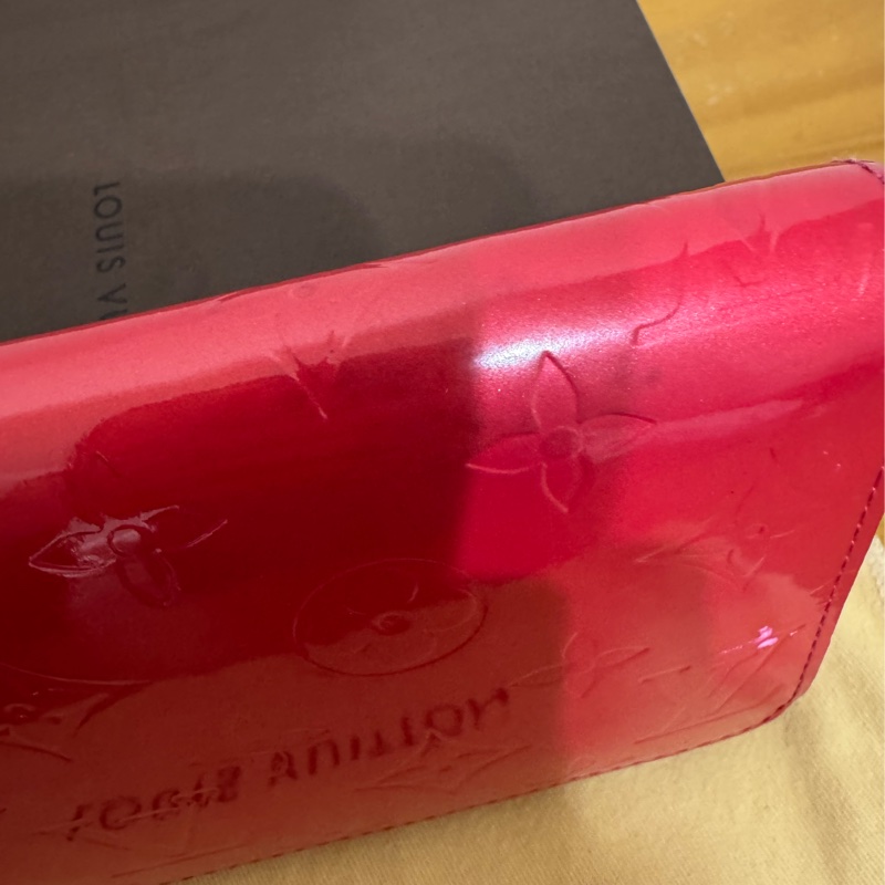 LV桃紅色漆皮長夾-7