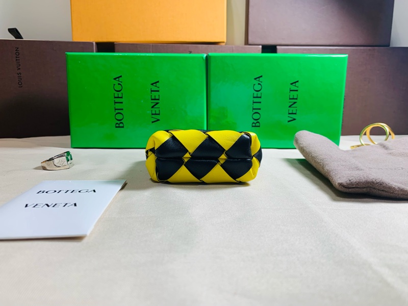 🎁全新盒裝Bottega Veneta 葆蝶家BV吊飾/鑰匙圈-8