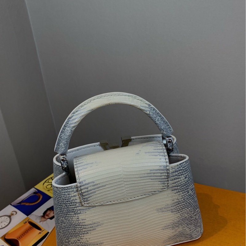 99新 LV 路易威登capucines mini特別難買-6