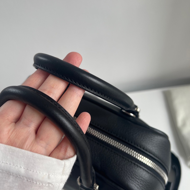 Loewe Amazona 黑色手提包 肩背斜背包 簡約高級百搭🖤-7