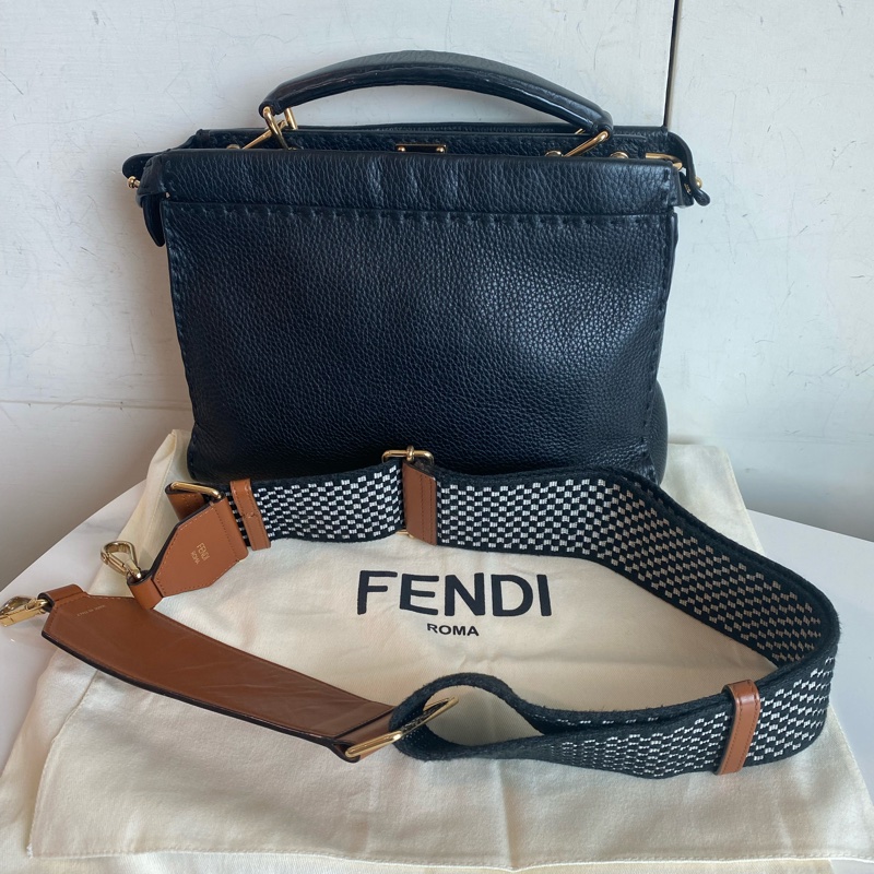 Fendi 黑金peekaboo小怪獸-0