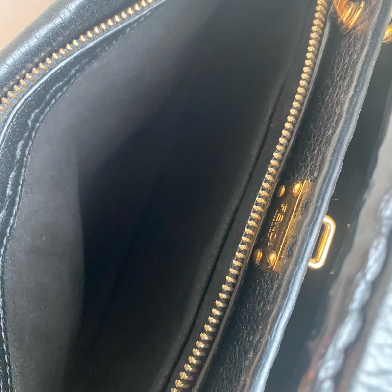 Fendi 黑金peekaboo小怪獸-4
