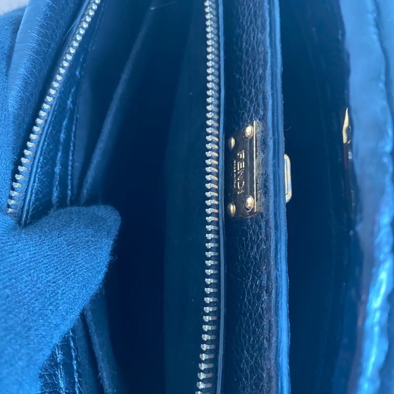 Fendi 黑金peekaboo小怪獸-9