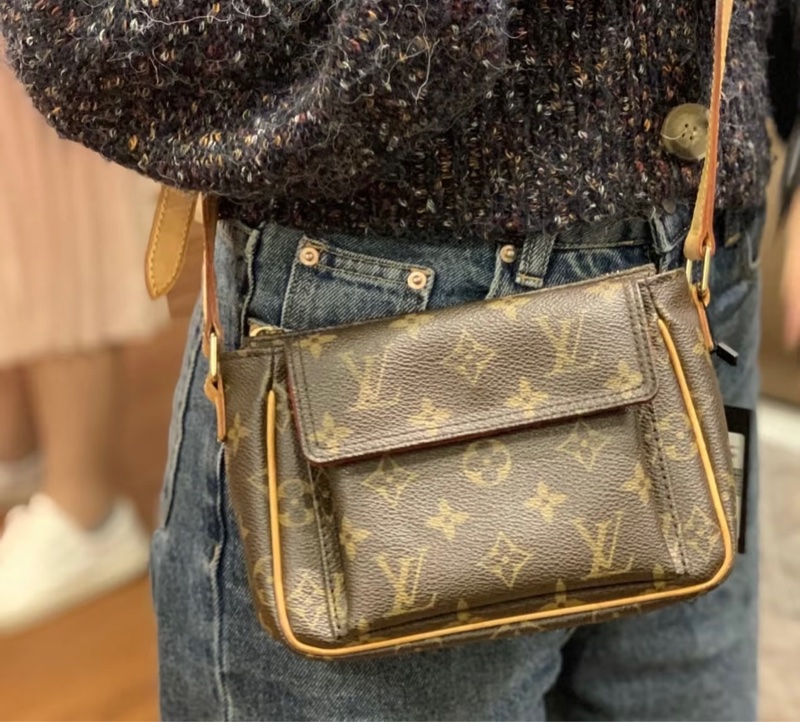 LV 經典老花豆腐包/小方包-0