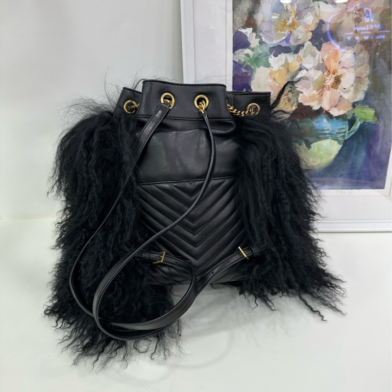 YSL 毛毛 雙肩包 黑色 太吸睛了,潮人必備。-3