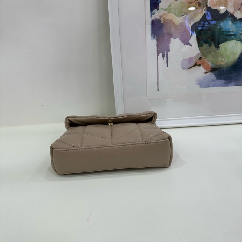 YSL 聖羅蘭 雲朵子母手拿包 皮質很軟糯 奶茶色 閒置未使用過-5