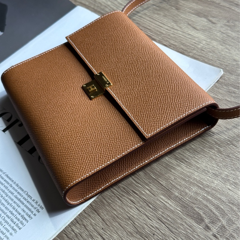 ˗ˏˋ 松阪梅也在背 º· 𓈒꙳ ˖ Hermès Clic16 37金棕Epsom牛皮 金釦 斜背包-2