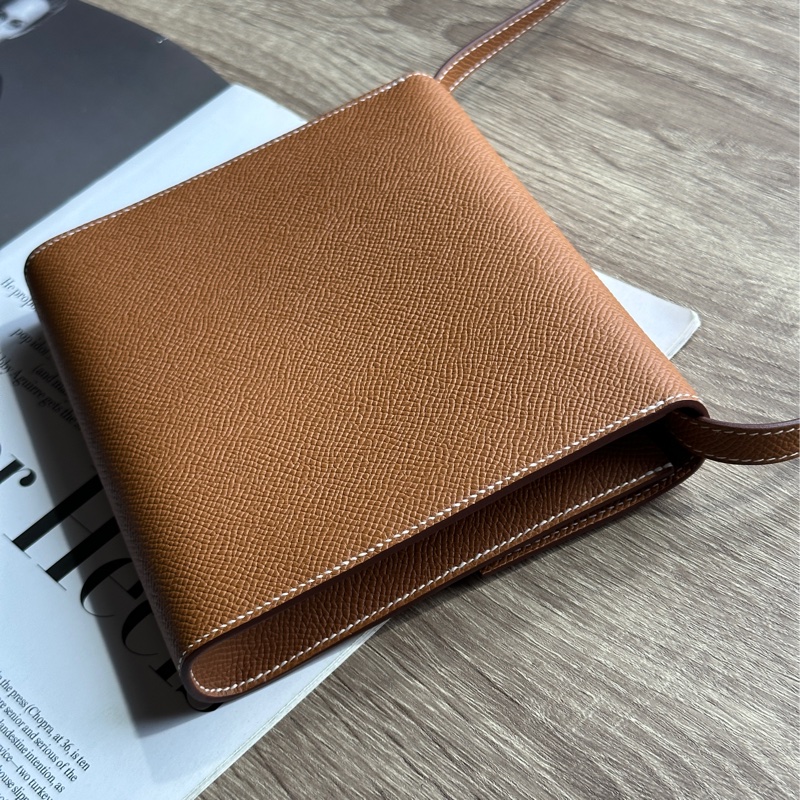 ˗ˏˋ 松阪梅也在背 º· 𓈒꙳ ˖ Hermès Clic16 37金棕Epsom牛皮 金釦 斜背包-4