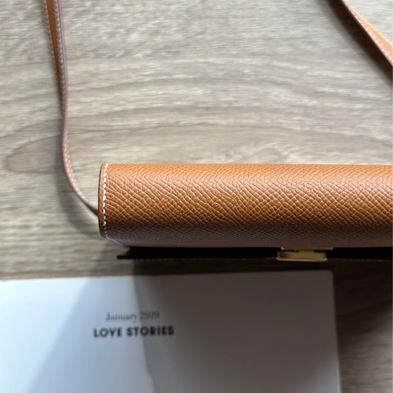 ˗ˏˋ 松阪梅也在背 º· 𓈒꙳ ˖ Hermès Clic16 37金棕Epsom牛皮 金釦 斜背包-6