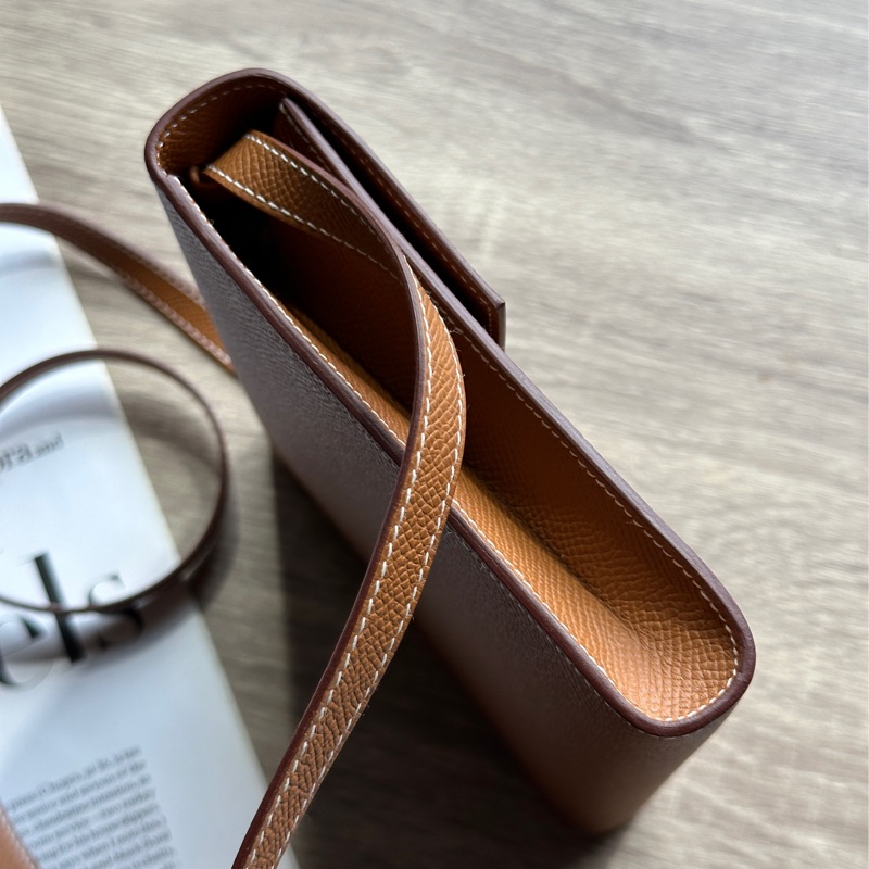 ˗ˏˋ 松阪梅也在背 º· 𓈒꙳ ˖ Hermès Clic16 37金棕Epsom牛皮 金釦 斜背包-8