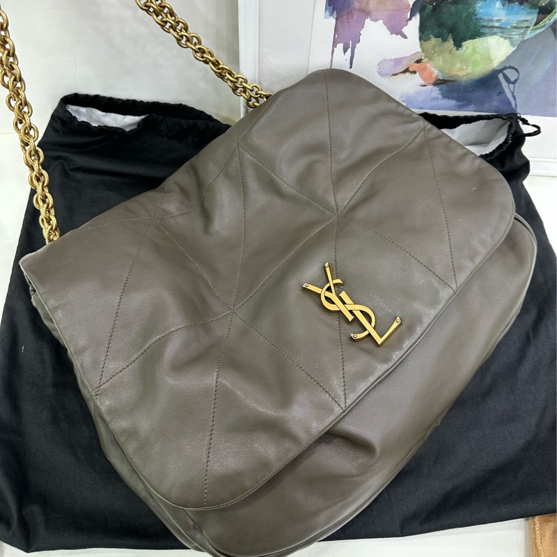 YSL JAMIE羊皮款卡其綠整個包型以經典復古做舊版的設計,打破元素,非常好看時髦 25*16*9-0
