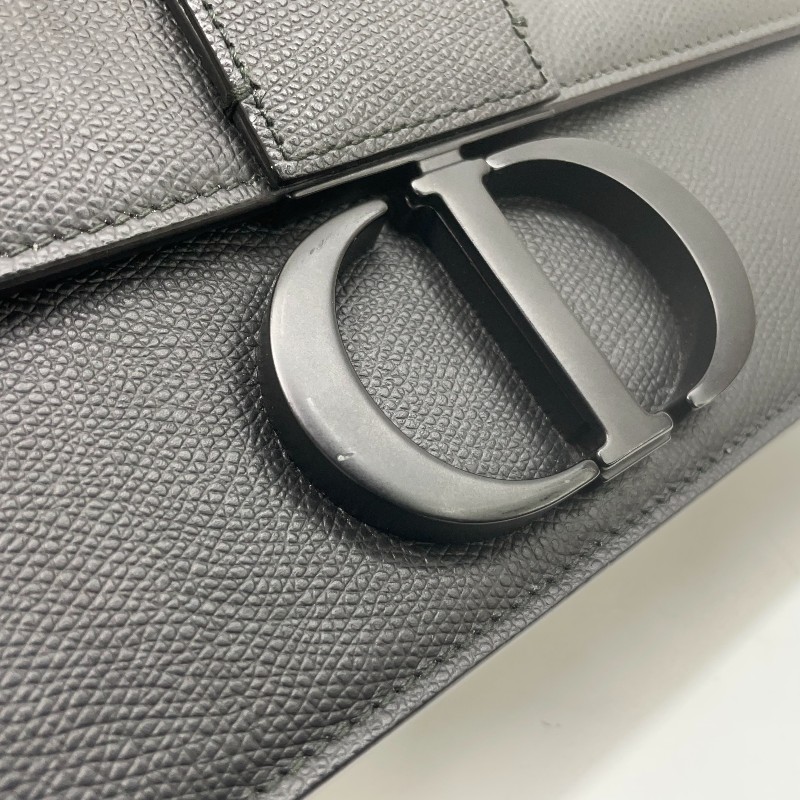 Dior 黑牛皮30 Montaigne黑釦下蓋斜背包-18