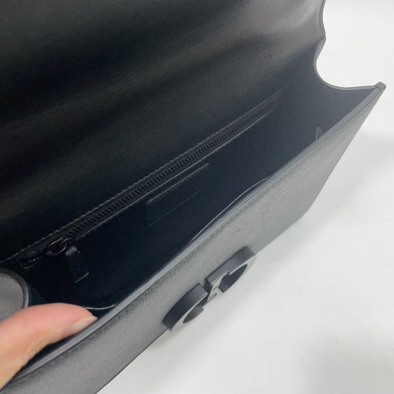 Dior 黑牛皮30 Montaigne黑釦下蓋斜背包-9