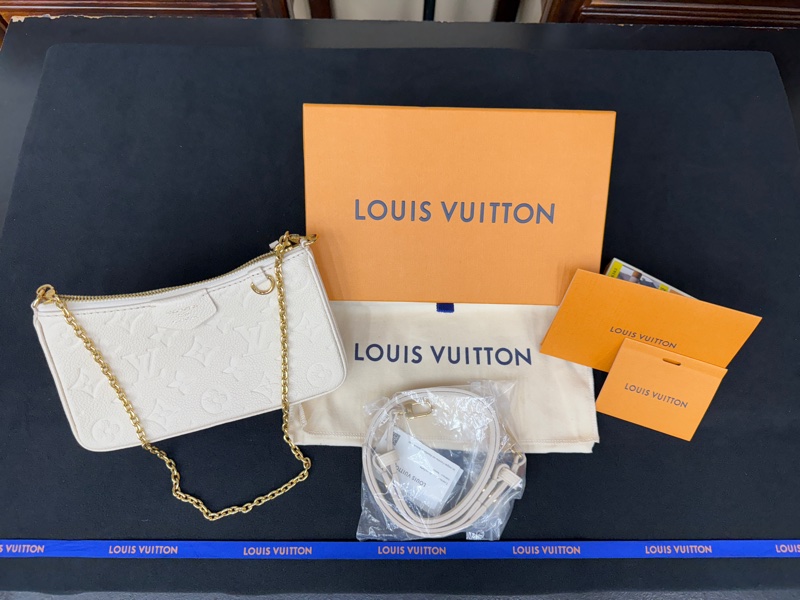 LOUIS VUITTON晶片款、腋下單肩包、斜肩背包、全皮壓紋、奶白色、金扣 、仙女包-4
