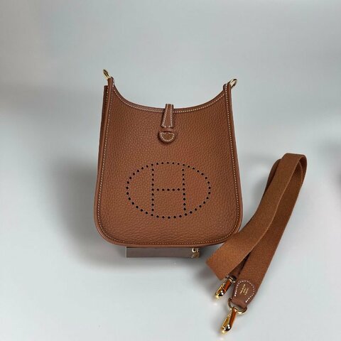 HERMES U刻金棕色EVELYNE TPM 單背包