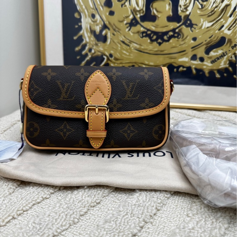 Lv Louis Vuitton路易威登 迷你法棍nano經典老花 單肩斜挎包-0