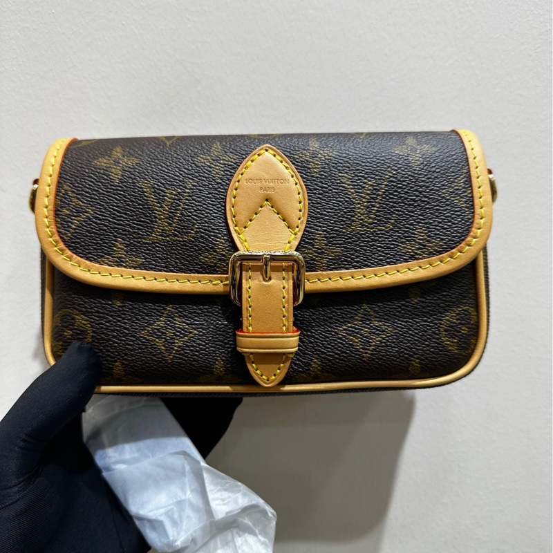 Lv Louis Vuitton路易威登 迷你法棍nano經典老花 單肩斜挎包-1