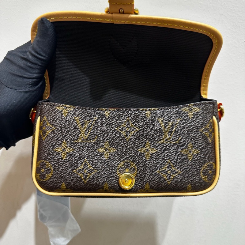 Lv Louis Vuitton路易威登 迷你法棍nano經典老花 單肩斜挎包-3