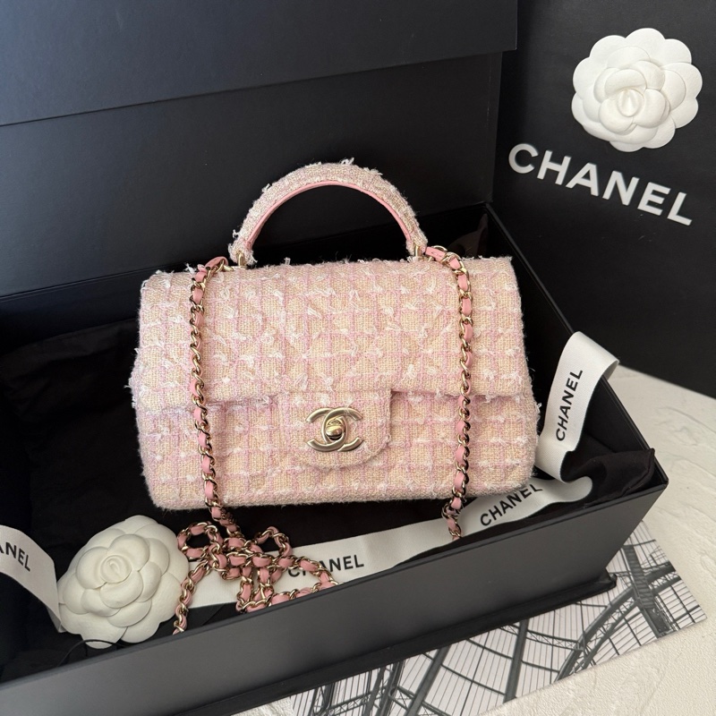 Chanel香奈兒24P粉色毛呢手柄大mini 附件盒子塵袋。-0