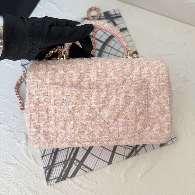 Chanel香奈兒24P粉色毛呢手柄大mini 附件盒子塵袋。-3