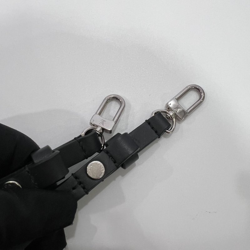 LV M80471 黑水波紋EASY POUCH單背包-8