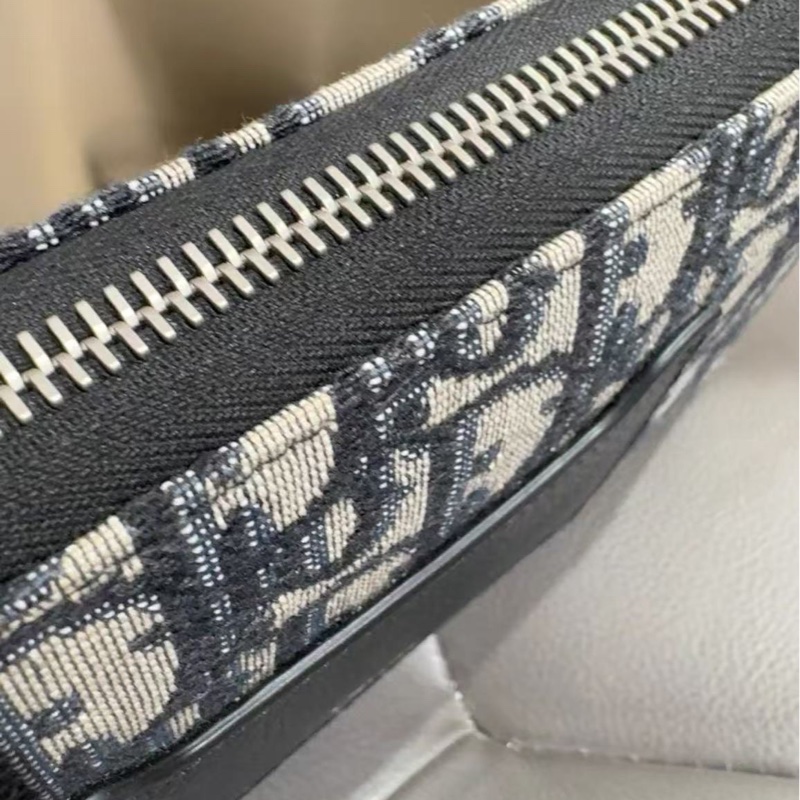 DIOR 藍色老花銀扣拉鏈式長款錢包 20*11*2.5 全新閒置品未使用-3