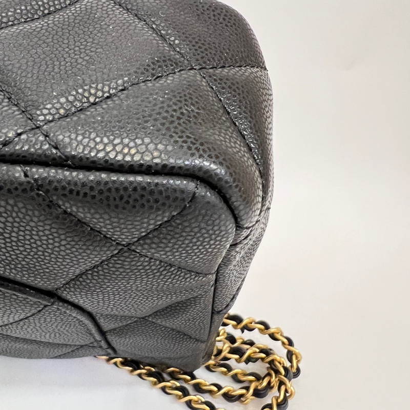 Chanel 黑荔枝皮霧金釦下蓋皮穿鍊斜背包-4