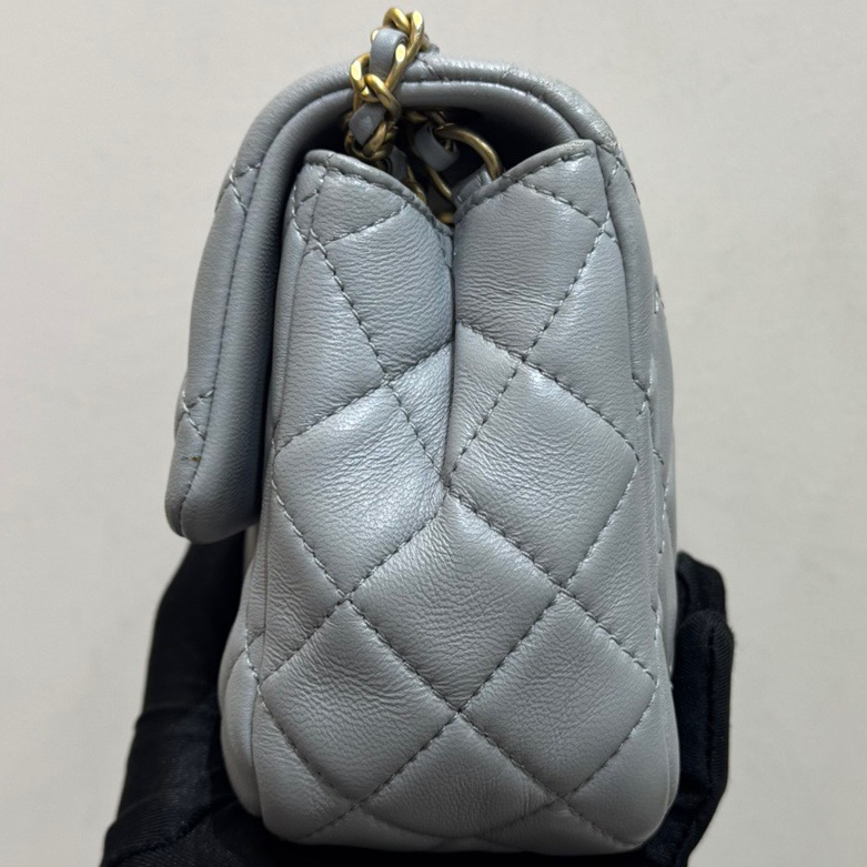 香奈兒 Chanel 20S 淡灰色金球cf方胖子 羊皮金球鏈條包單肩斜挎包-7
