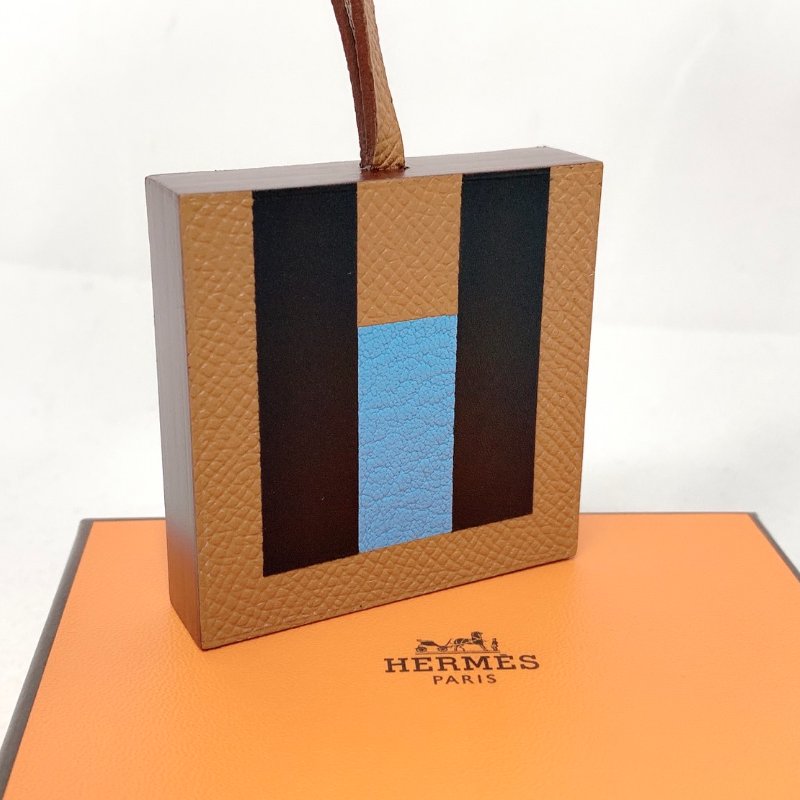 HERMES 全新H幾何方塊包款吊飾-7