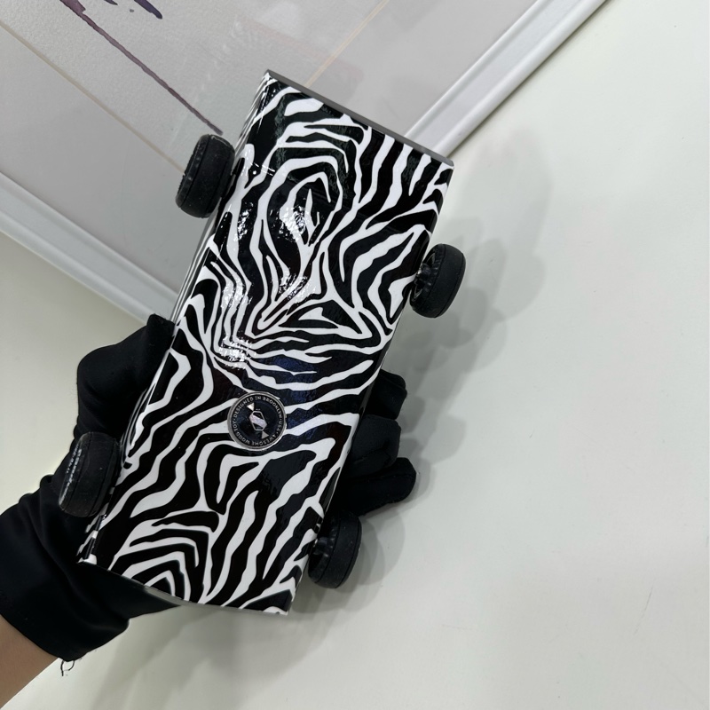 YSL 聖羅蘭 saint laurent paris SLP 斑馬紋小汽車擺飾 超酷超漂亮-5