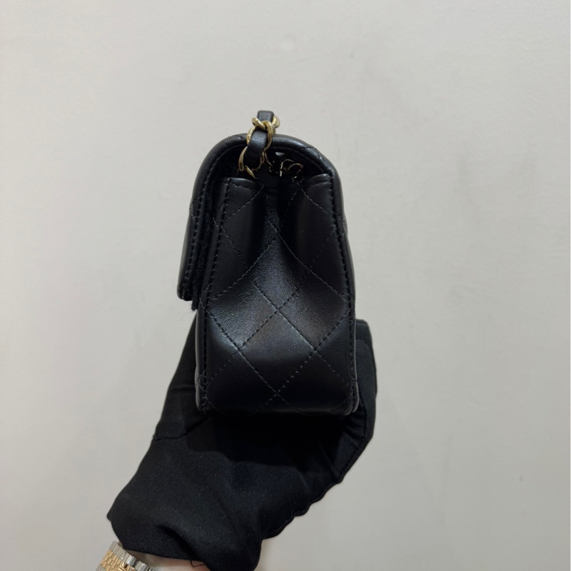 Chanel 香奈兒 22B CF 大mini黑色金扣羊皮 鏈條包單肩斜挎包-4