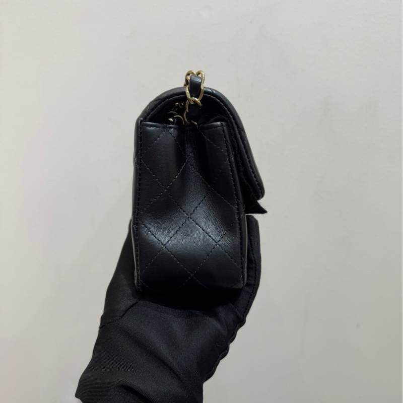 Chanel 香奈兒 22B CF 大mini黑色金扣羊皮 鏈條包單肩斜挎包-5