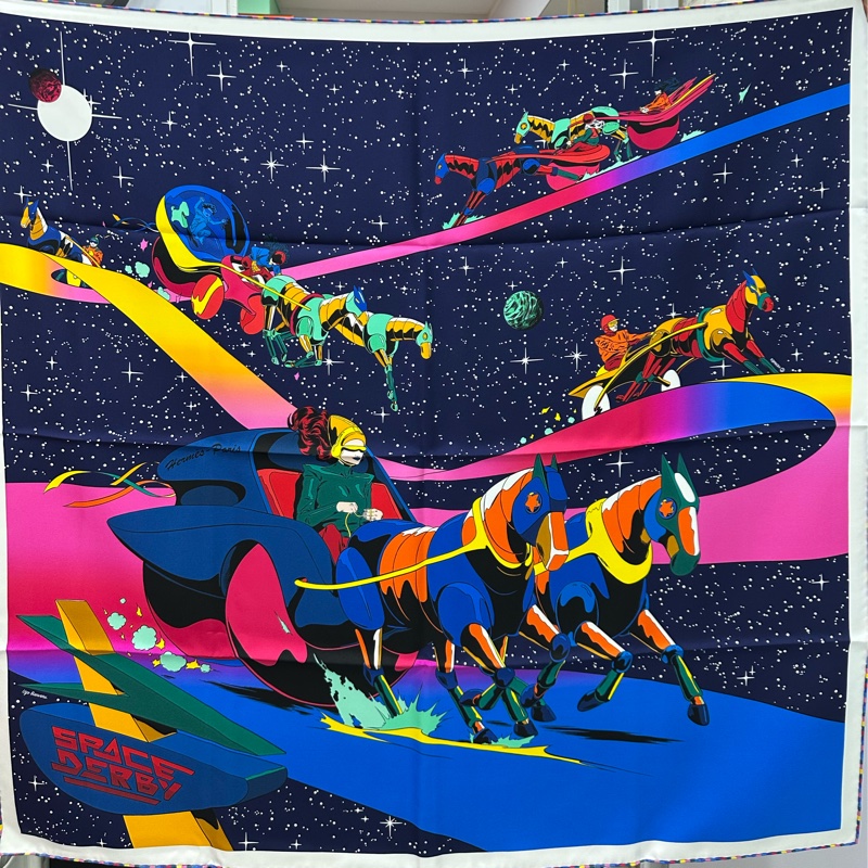 Hermes愛馬仕絲巾太空賽馬size:90*90 全新 色彩美麗 超好看 快樂星球圖案,大片顯白藍色 適用於各種膚色,還可以做畫框裱起來做裝飾品很美。-0