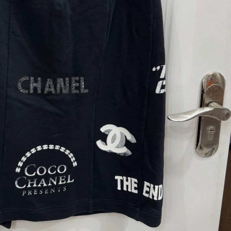 香奈兒 Chanel 21春夏 黑色亮片水鑽logo開叉半裙-2