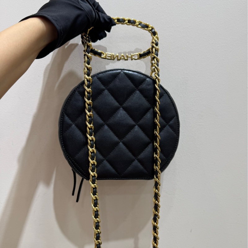 Chanel香奈兒 23C 手柄圓餅包 黑金鏤空圓環手柄 環形字母logo 可手提可單肩斜挎 黑金-2