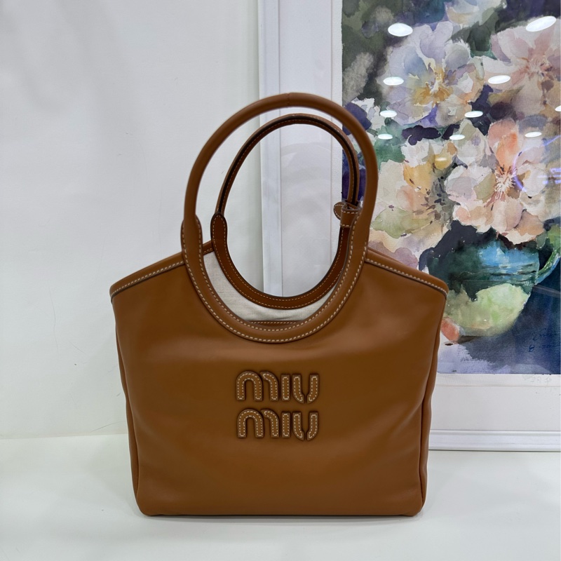 Miumiu繆繆 干邑色 小牛皮菜籃tote ivy 手提包斜背包-1