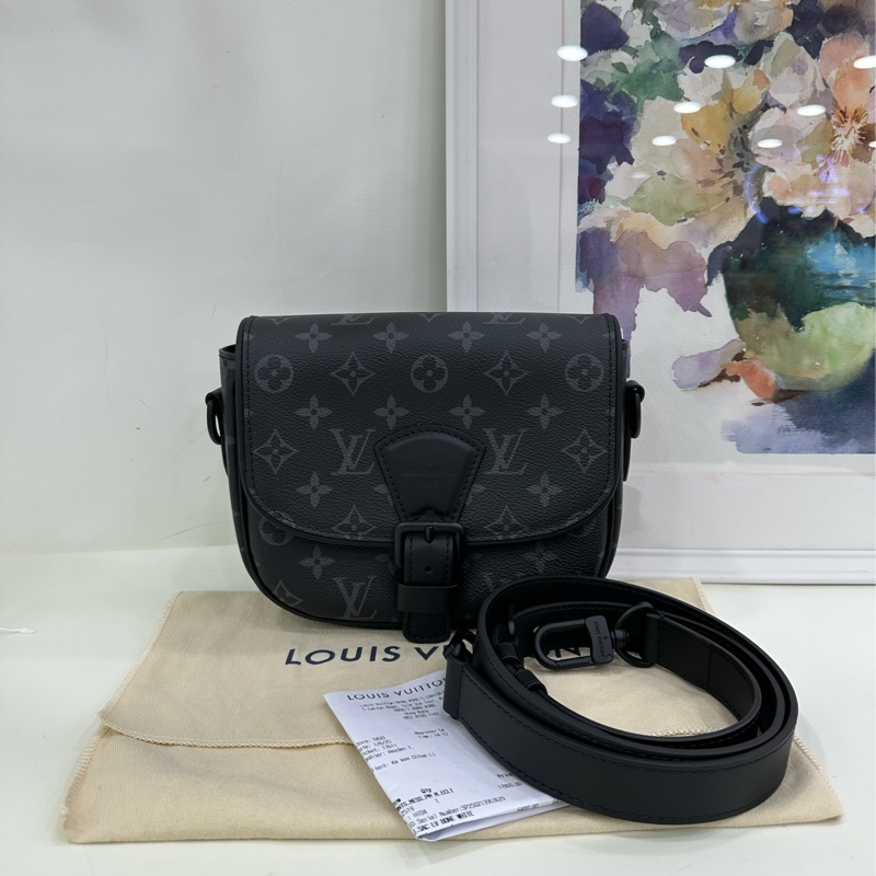 LV montsouris黑老花 馬鞍郵差包單肩包 晶片款 25年6月購證 成色:99新 尺寸:21x18-0