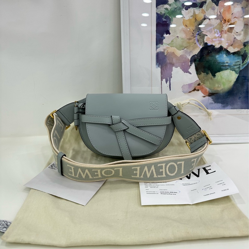 Loewe羅意威mini gate馬鞍包,刺繡寬肩帶,單肩斜挎包,小號 有購證 肩帶邊緣有點髒污。尺寸:12.5*21.*9.5cm-0