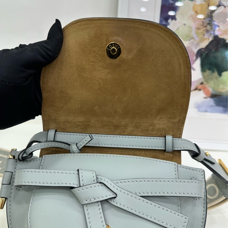 Loewe羅意威mini gate馬鞍包,刺繡寬肩帶,單肩斜挎包,小號 有購證 肩帶邊緣有點髒污。尺寸:12.5*21.*9.5cm-8
