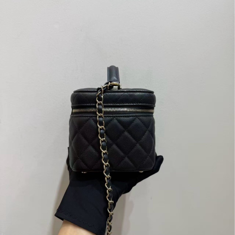 香奈兒Chanel 22S手柄化妝盒子包 芯片款 Jennie同款 黑金荔枝牛皮 內附化妝鏡-3