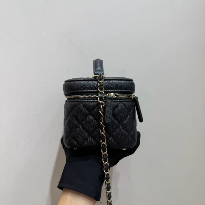 香奈兒Chanel 22S手柄化妝盒子包 芯片款 Jennie同款 黑金荔枝牛皮 內附化妝鏡-4