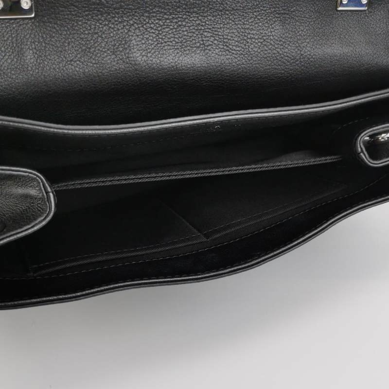 Louis Vuitton (LV) Lockme 牛皮 純色 LV 轉鎖 單肩包-6