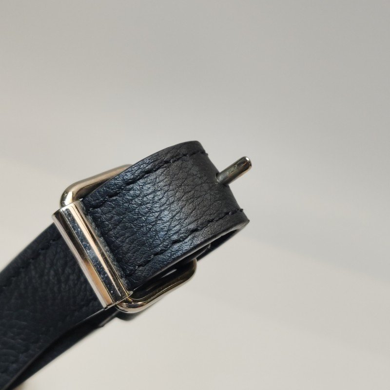 Louis Vuitton (LV) Lockme 牛皮 純色 LV 轉鎖 單肩包-10