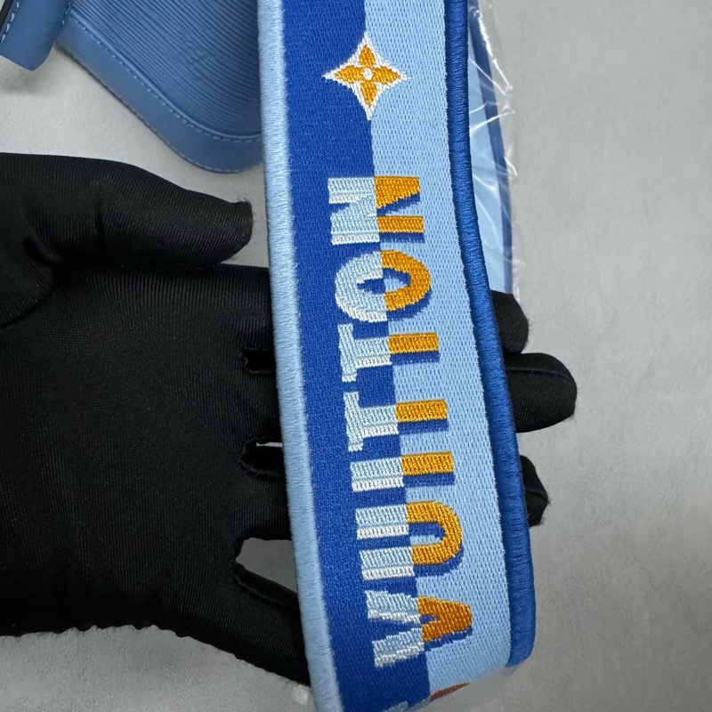 LV / 路易威登 Alma BB 水波紋 牛皮 藍色貝殼包-17