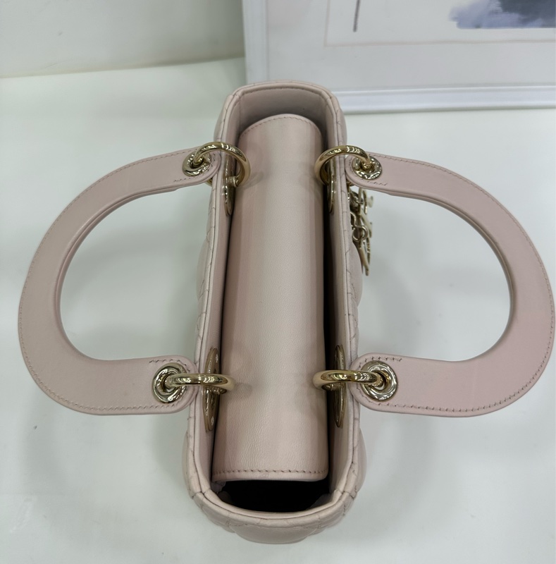 Dior 迪奧 戴妃四格 羊皮 奶茶色 金扣 徽章肩帶 17年編碼-9
