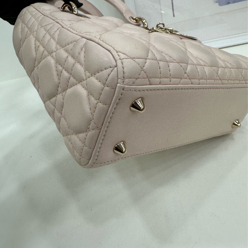 Dior 迪奧 戴妃四格 羊皮 奶茶色 金扣 徽章肩帶 17年編碼-10